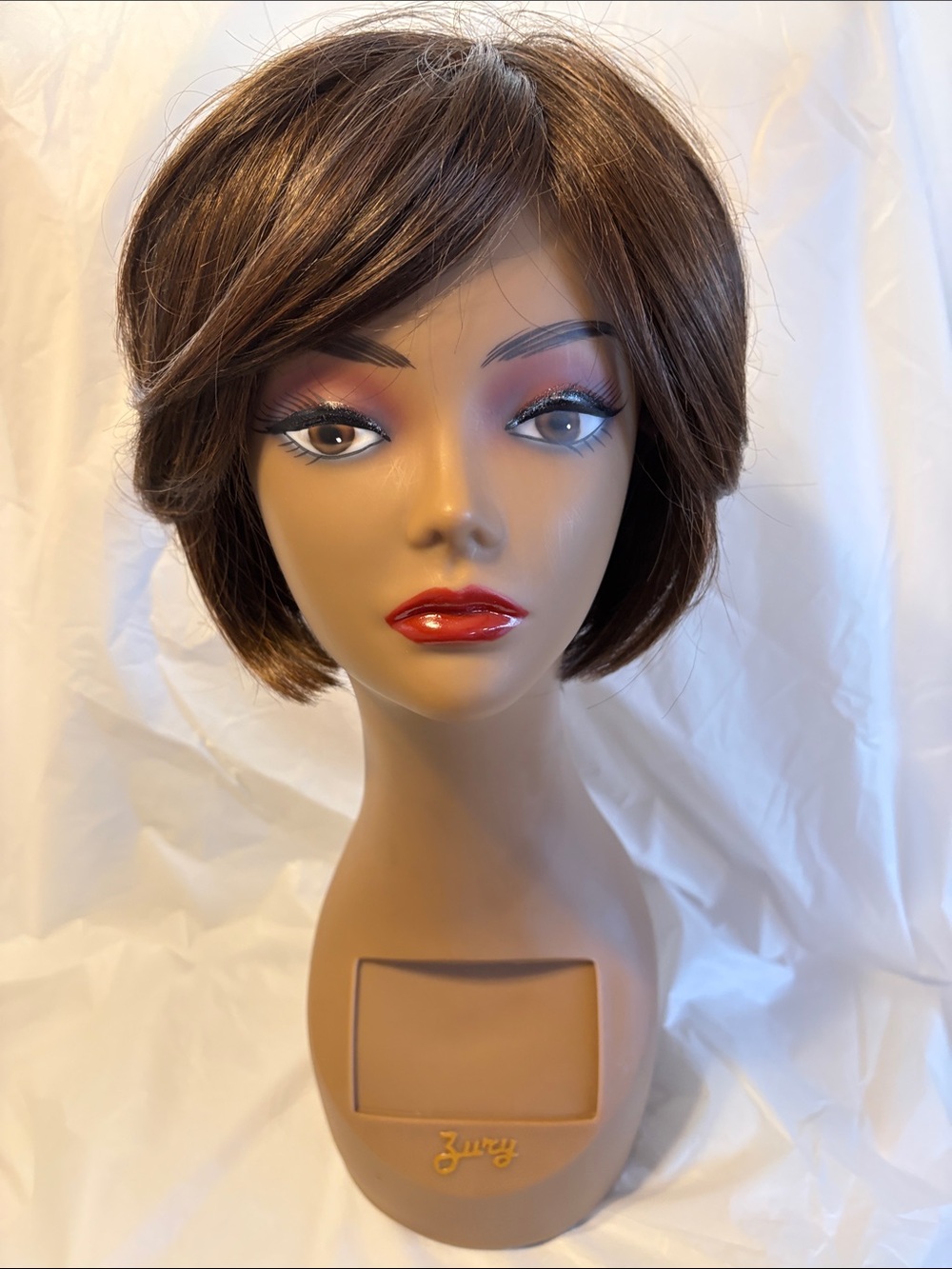 Raquel Welch Born to Shine Wig NWOT